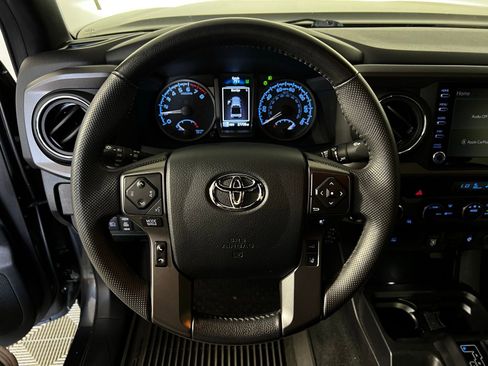 Used 2023 Toyota Tacoma TRD Off-Road image 9