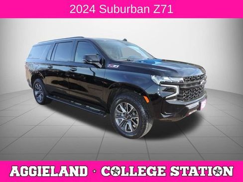 Certified 2024 Chevrolet Suburban Z71 w/ Luxury Package image 1