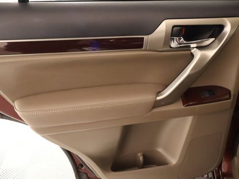 Used 2015 Lexus GX 460 w/ Premium Package image 21