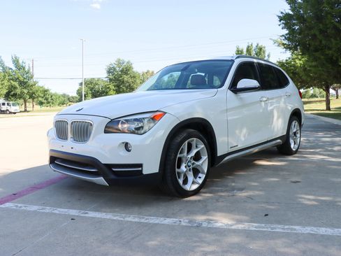 Used 2014 BMW X1 sDrive28i RWD image 3
