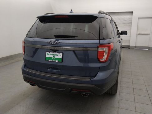 Used 2018 Ford Explorer XLT w/ Equipment Group 202A FWD image 7