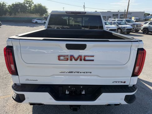 Used 2024 GMC Sierra 1500 AT4 w/ Technology Package AWD/4WD image 6