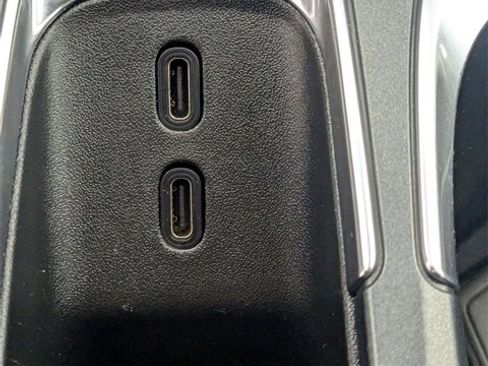 Certified 2025 Chevrolet Equinox EV LT image 23