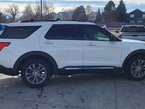 Used 2022 Ford Explorer XLT w/ Equipment Group 202A image 2