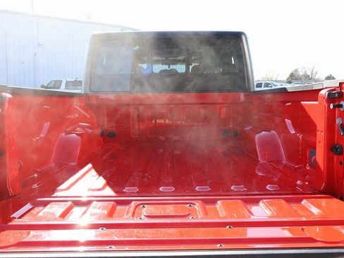 Used 2024 Jeep Gladiator Sport image 14