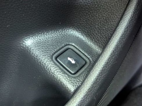 Used 2021 Honda Accord LX image 32