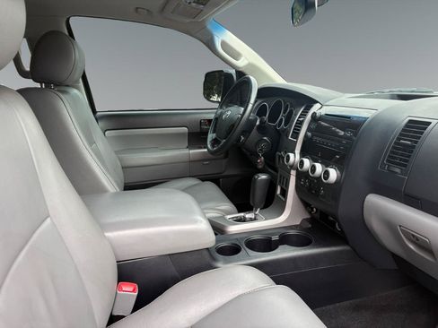 Used 2013 Toyota Sequoia SR5 w/ Premium Pkg AWD/4WD image 15