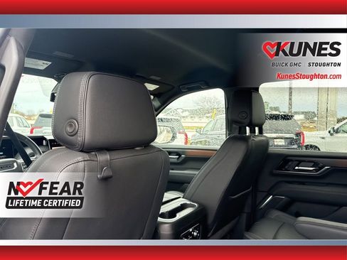 Used 2025 GMC Yukon XL Denali image 38