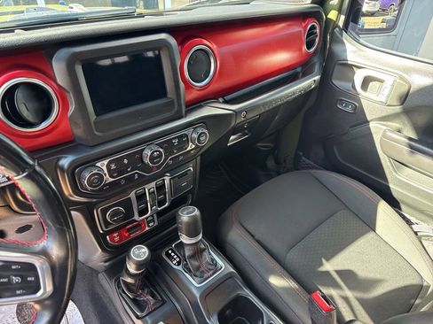 Used 2021 Jeep Wrangler Unlimited Rubicon w/ Safety Group AWD/4WD image 13