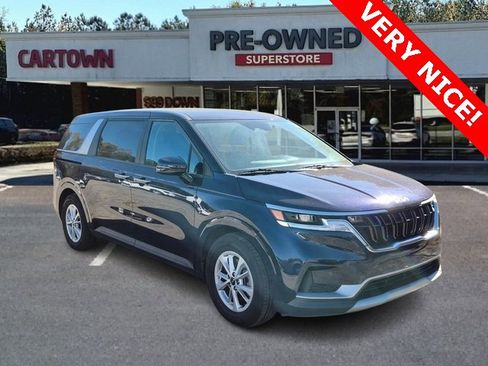 Used 2022 Kia Carnival LX image 1