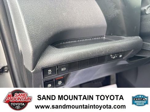 Used 2023 Toyota Sienna XSE image 14
