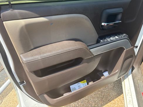 Used 2018 Chevrolet Silverado 1500 LT w/ All Star Edition AWD/4WD image 6