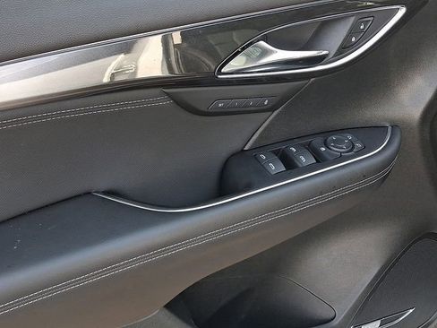 Certified 2025 Buick Envision Preferred image 12