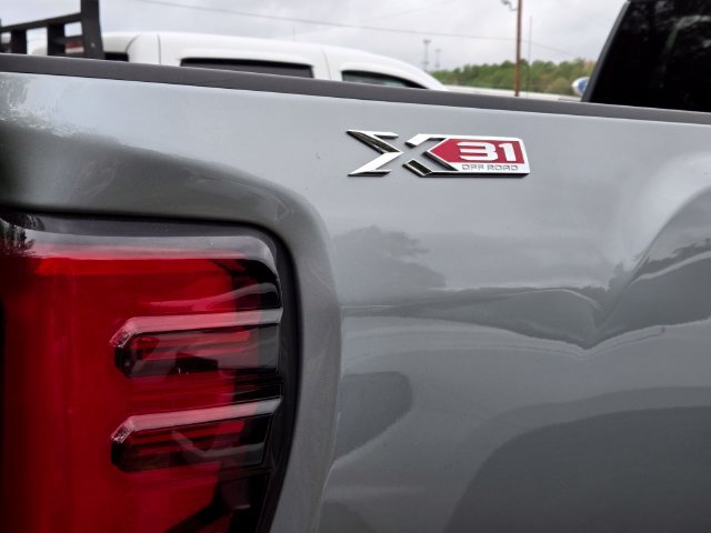 Used 2024 GMC Sierra 2500 SLT w/ Texas SLT Premium Package AWD/4WD image 7