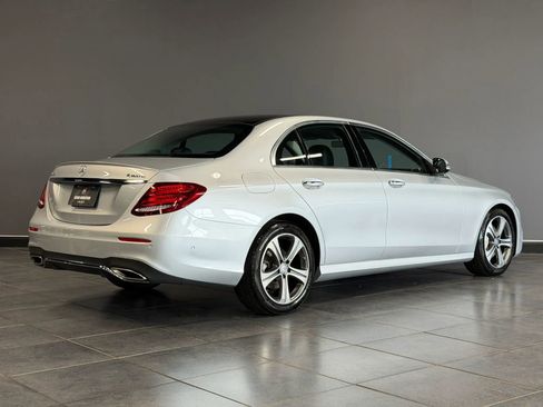 Used 2017 Mercedes-Benz E 300 4MATIC image 6