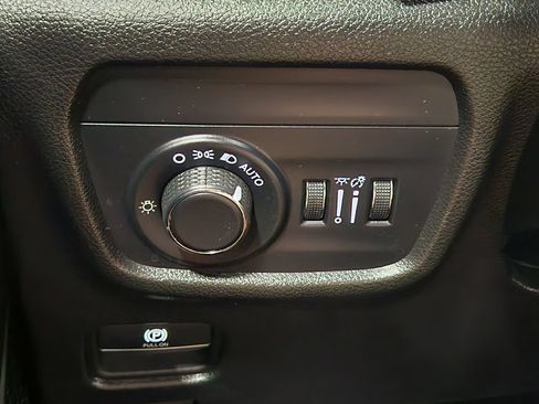 Used 2022 Jeep Grand Cherokee L Laredo RWD image 42