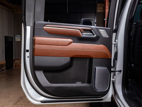 Used 2024 GMC Sierra 3500 Denali Ultimate image 36