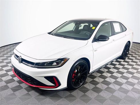 Used 2025 Volkswagen Jetta GLI Autobahn image 4