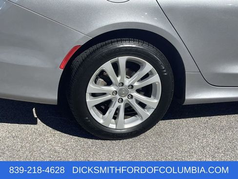 Used 2015 Chrysler 200 Limited w/ Convenience Group image 7