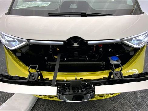 New 2025 Volkswagen ID. Buzz 1st Edition image 11