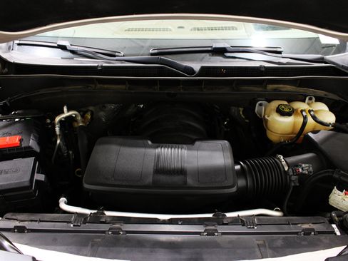Used 2023 GMC Yukon XL Denali RWD image 42