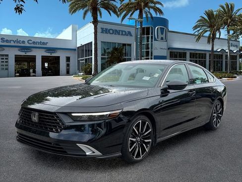 Used 2023 Honda Accord Touring image 4