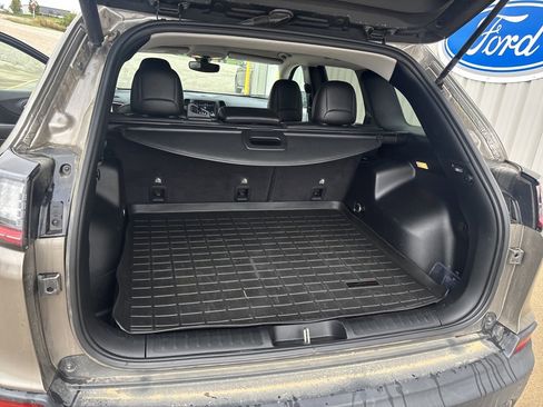 Used 2020 Jeep Cherokee Latitude Plus w/ Cold Weather Group image 30