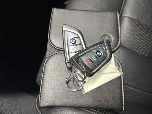 Used 2019 BMW X5 xDrive50i w/ M Sport Package image 22