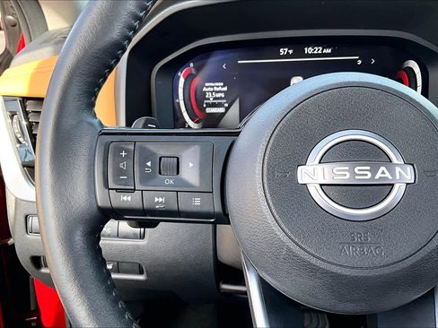 Used 2022 Nissan Rogue Platinum w/ Head-Up Display Package image 24