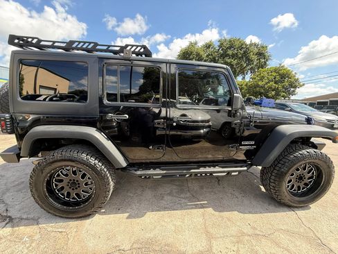 Used 2017 Jeep Wrangler Unlimited Sport w/ Quick Order Package 24S AWD/4WD image 8