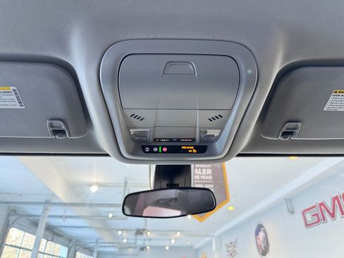 Certified 2022 GMC Acadia SLE w/ Driver Convenience Package image 26