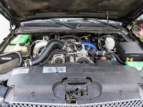 Used 2004 Chevrolet Silverado 3500 LT w/ Heavy-Duty Power Package image 45