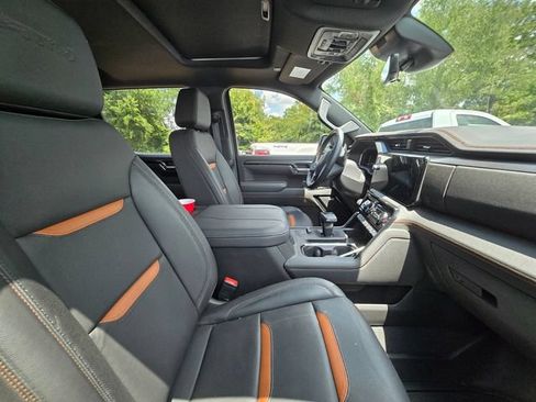 Used 2025 GMC Sierra 1500 AT4 w/ AT4 Premium Package AWD/4WD image 14