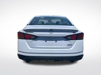 Used 2024 Nissan Altima 2.0 SR FWD video 4