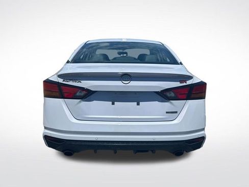 Used 2024 Nissan Altima 2.0 SR FWD image 4