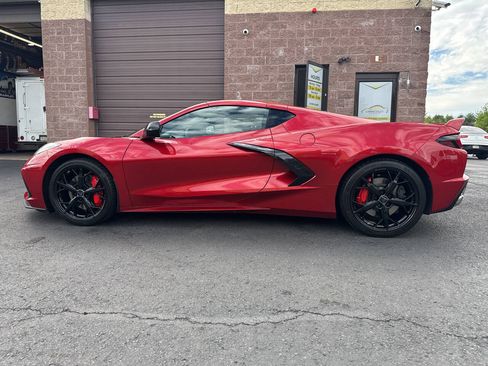 Used 2021 Chevrolet Corvette Stingray Premium Cpe w/ Z51 Performance Package RWD image 22