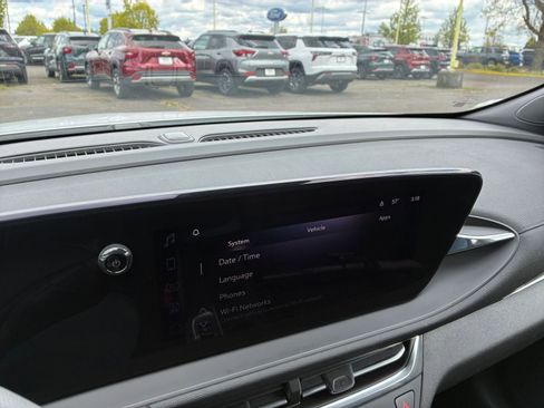 Used 2025 Buick Envista Preferred FWD image 17