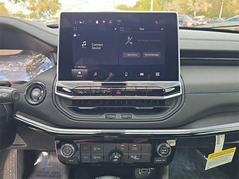 New 2026 Jeep Compass Latitude image 16