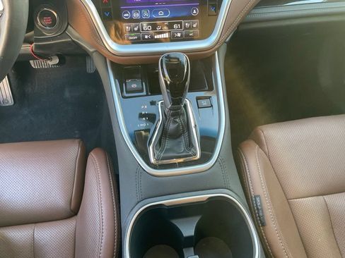 Used 2020 Subaru Outback Touring XT AWD/4WD image 12