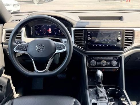 Used 2023 Volkswagen Atlas Cross Sport SE w/ Panoramic Sunroof Package FWD image 12