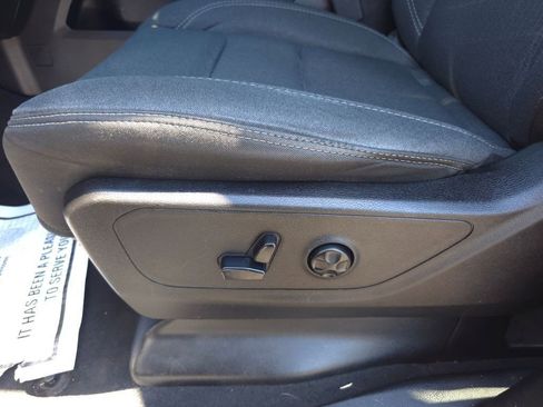 Used 2019 RAM 1500 Big Horn AWD/4WD image 17