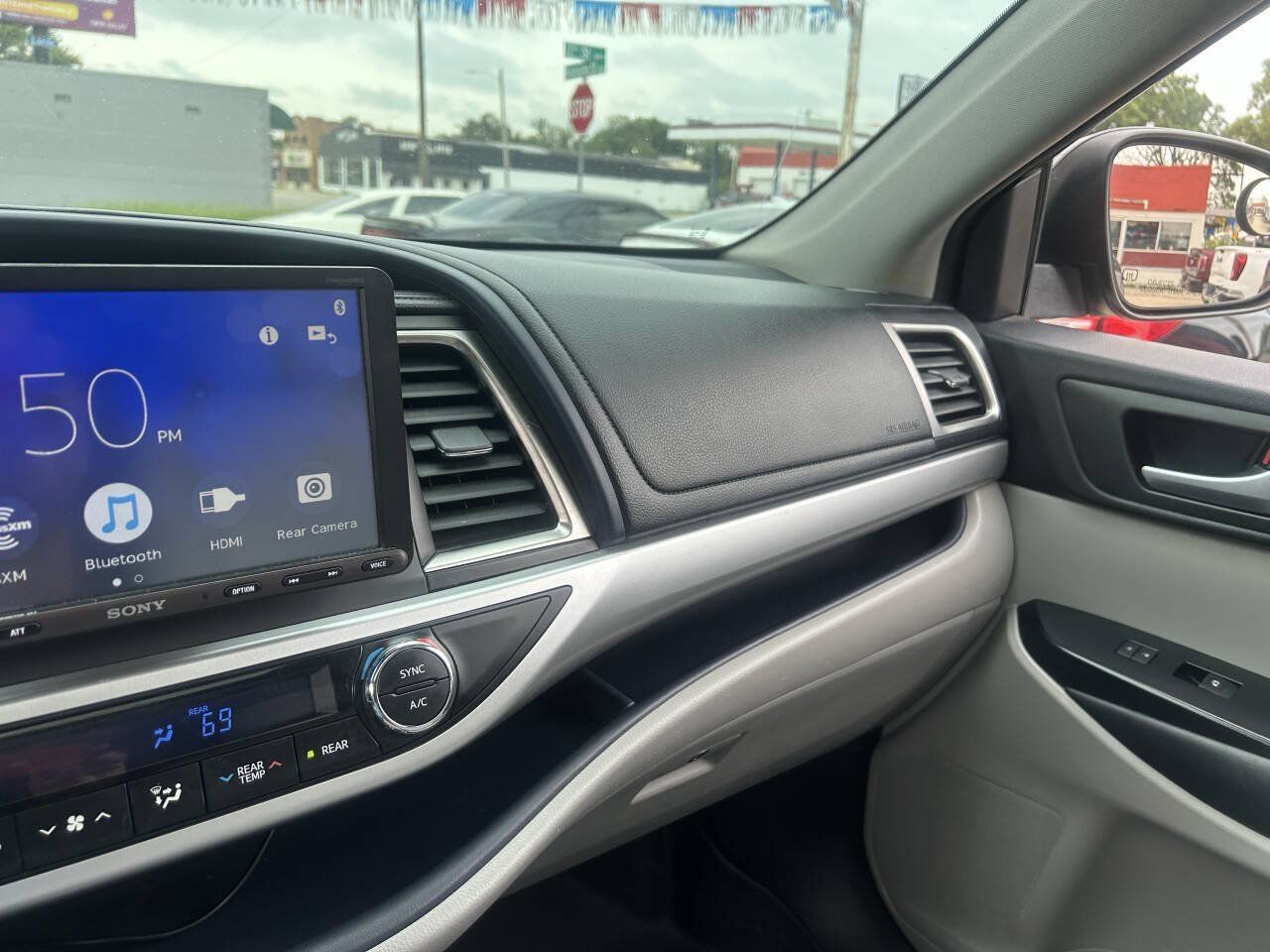 Used 2016 Toyota Highlander XLE AWD/4WD image 38