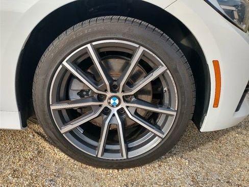 Used 2021 BMW 330i Sedan w/ Driving Assistance Package image 23