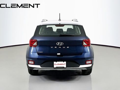 Certified 2026 Hyundai Venue SEL FWD image 8