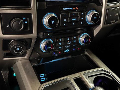 Used 2017 Ford F150 Lariat RWD image 53