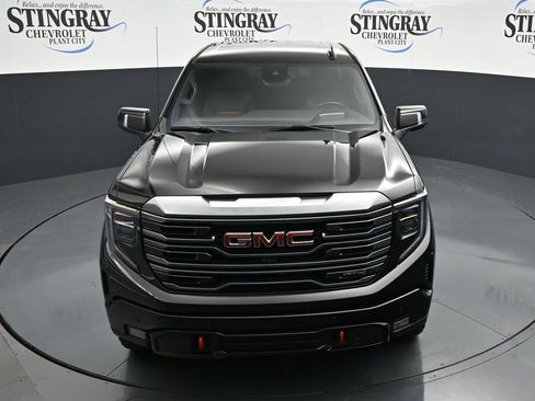 Used 2024 GMC Sierra 1500 AT4 w/ Technology Package image 10