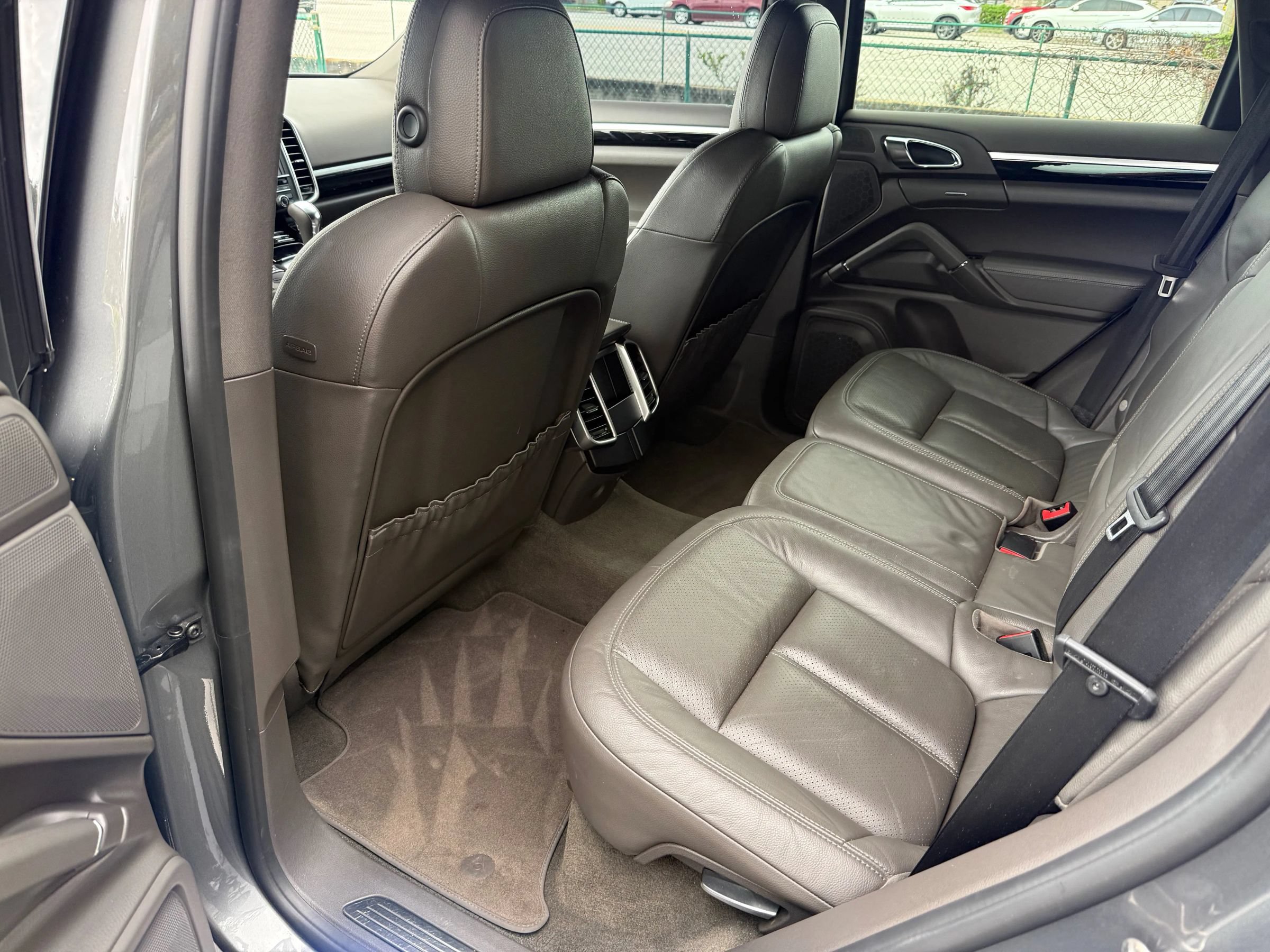 Used 2016 Porsche Cayenne AWD/4WD image 13