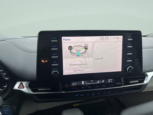 Used 2022 Toyota Sienna LE w/ LE Plus Package image 26