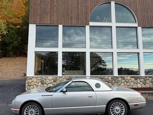 Used 2004 Ford Thunderbird image 20