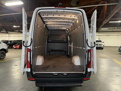 Used 2026 Mercedes-Benz Sprinter 2500 image 17